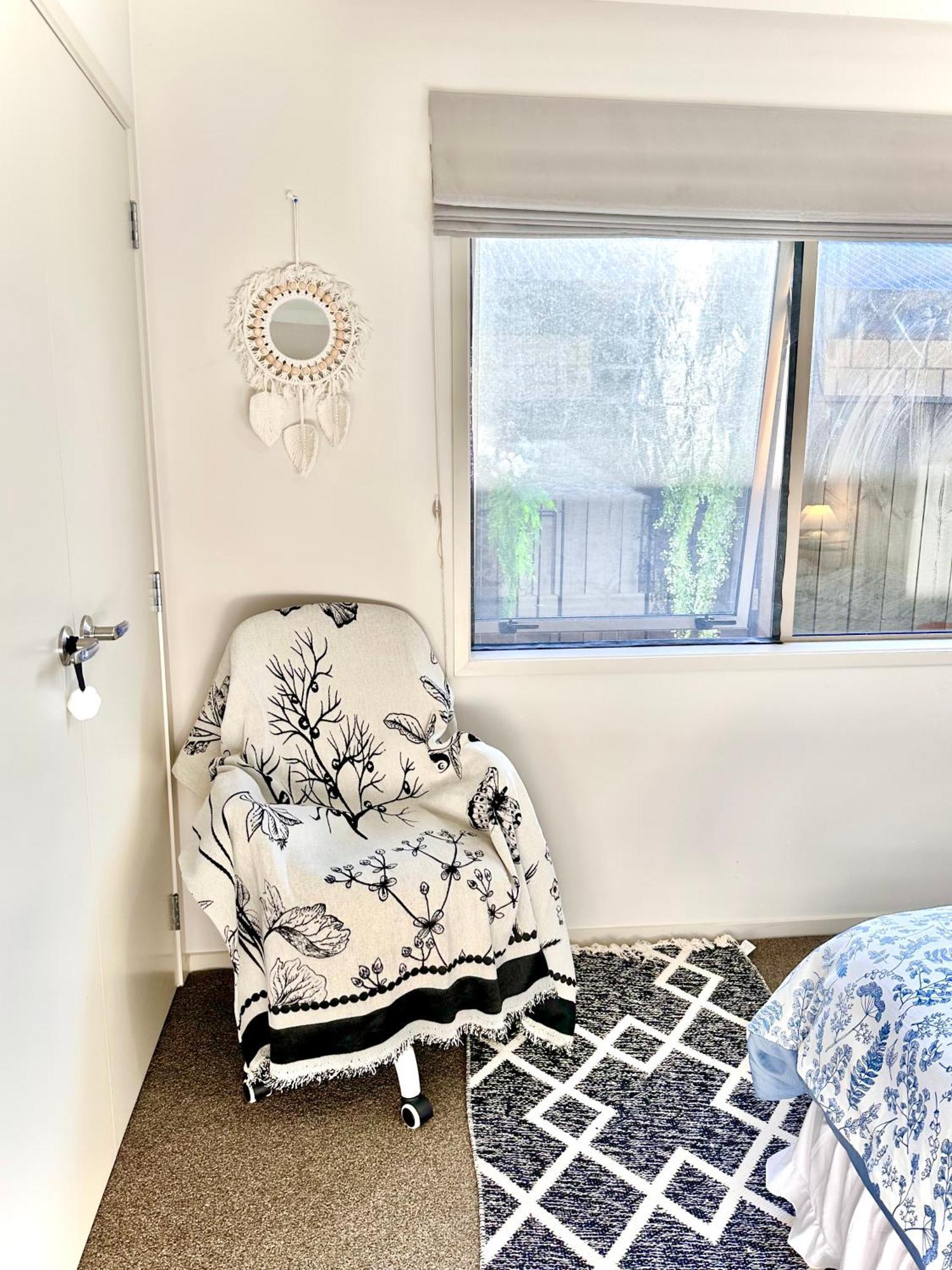 Home Away From Home Tauranga Room photo